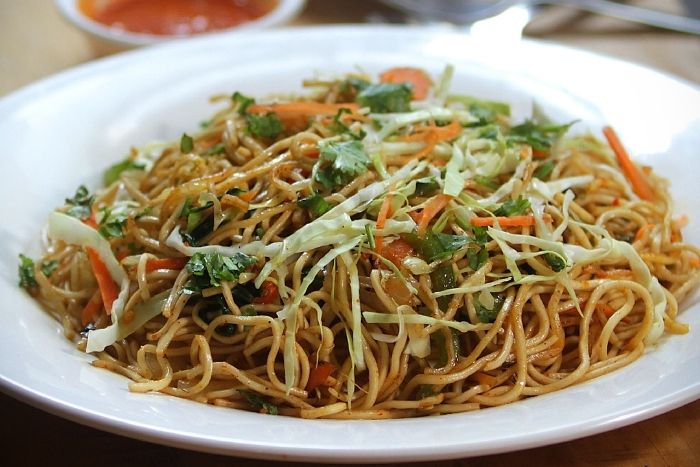 Noodle Yanına Ne Gider