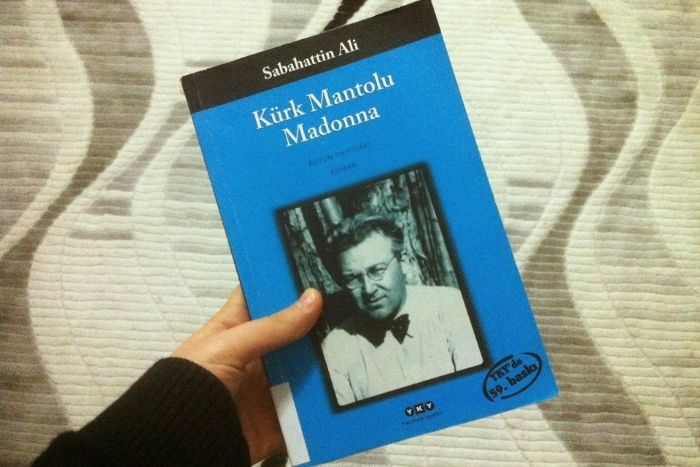 Kürk Mantolu Madonna Özeti