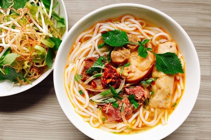 Noodle Yanına Ne Gider