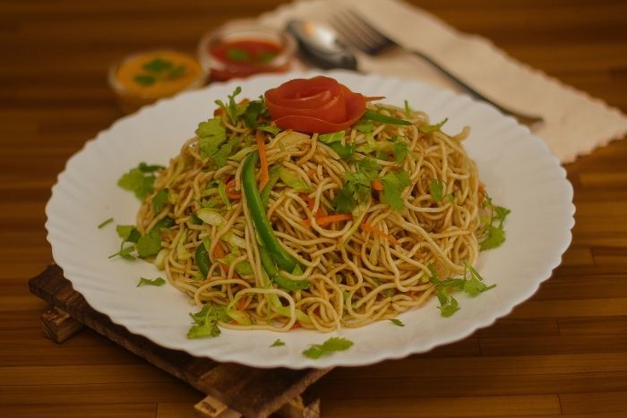 Noodle Yanına Ne Gider